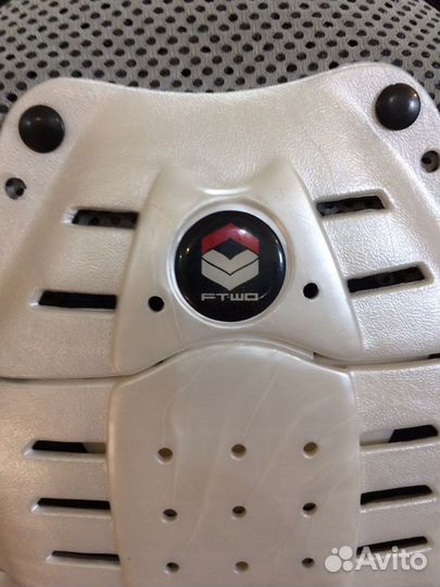 Защит тела сноубордиста, лыжника и тд