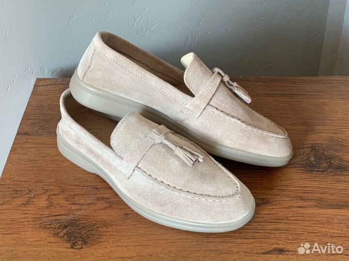 Лоферы из натуральной замши бежевые женские