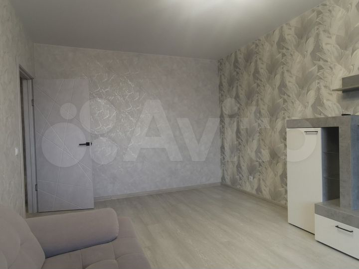 2-к. квартира, 61 м², 8/10 эт.