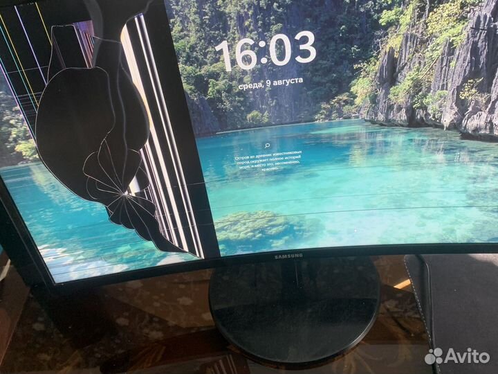 Изогнутый монитор Samsung 27