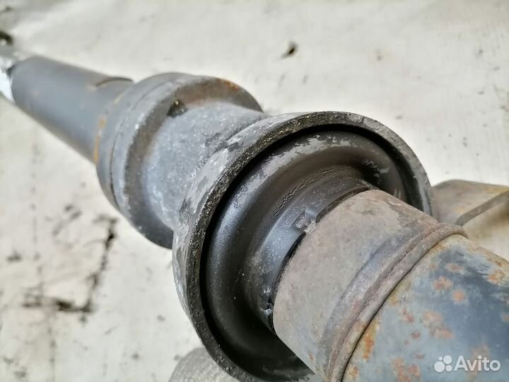 Карданный вал Audi A4 B6 8EC 8E0521101G