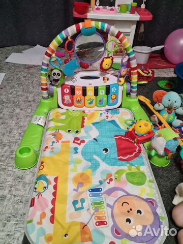 Пианино и игрушки