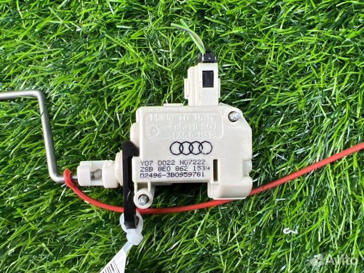 Замок лючка бензобака Audi A4 B7 BFB 1.8T 2007