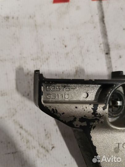 Кронштейн крепления бампера Б/у 5257533110 toyota