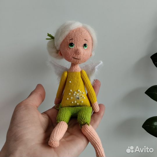 Вязаная кукла ручной работы