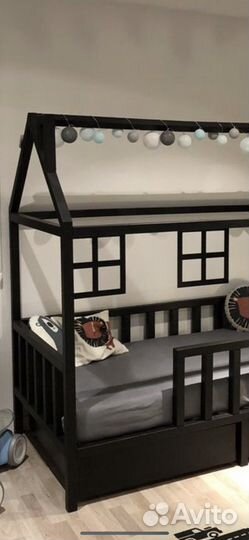 Кроватка домик из массива дерева от производителя