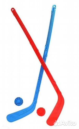 Набор новый Юный хоккеист (2клюшки + 2шайбы)