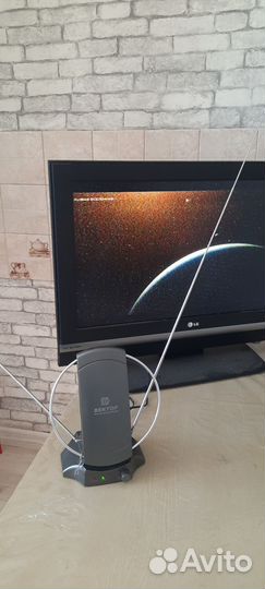 Телевизор LG 32LC2R