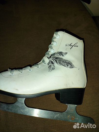 Коньки фигурные 35 размер