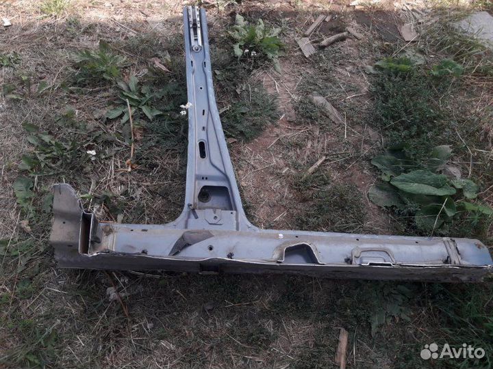 Средняя стойка левая LADA Priora универсал