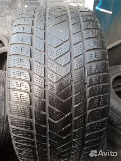 Pirelli Scorpion Winter 295/35 R21 107V