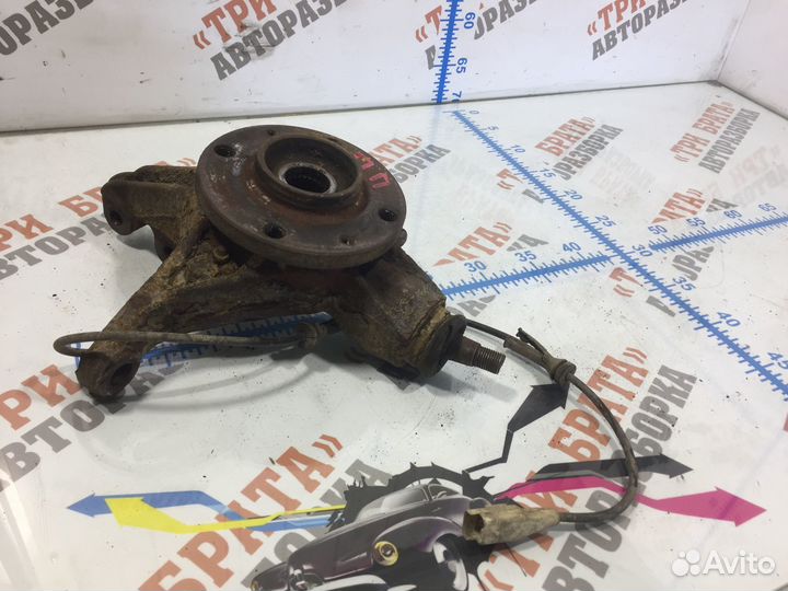 Кулак передней ступицы Прав. Ситроен С4 Пикассо