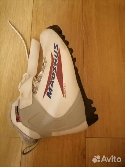 Лыжные ботинки женские классические 39