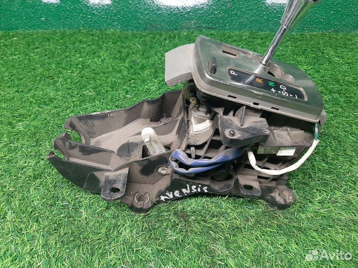 Селектор АКПП на Toyota Avensis 2