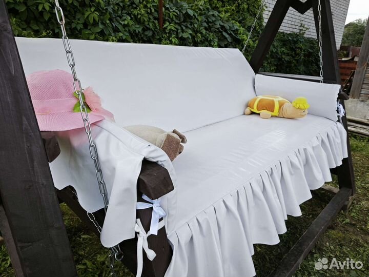 Качели уличные