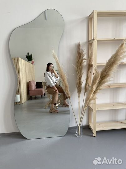 Аренда полки на петроградке