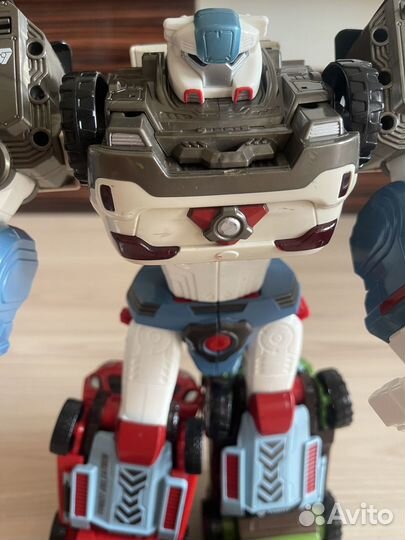 Робот трансформер из серии Тоботы