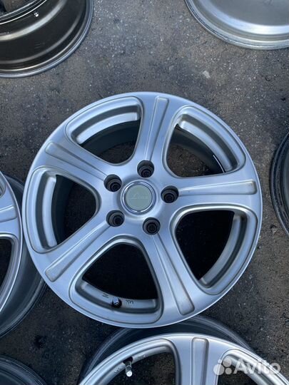 Литье Linz R16 5*114.3 et54 4шт из японии