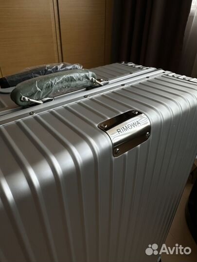Чемодан rimowa