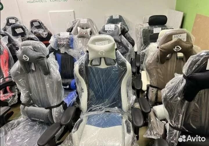 Компьютерное кресло и игровое офисное