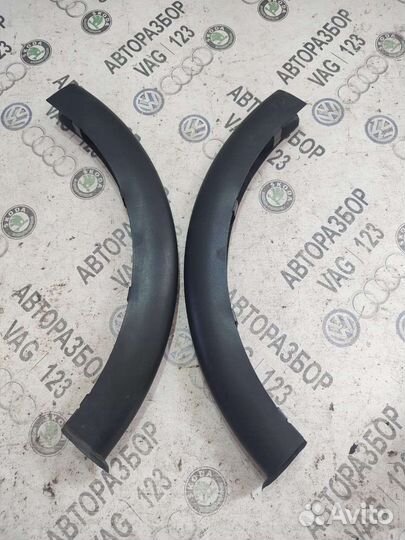 Накладка петли багажника Audi A4 B8