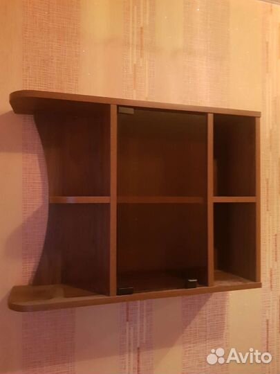 Книжные полки со стеклом