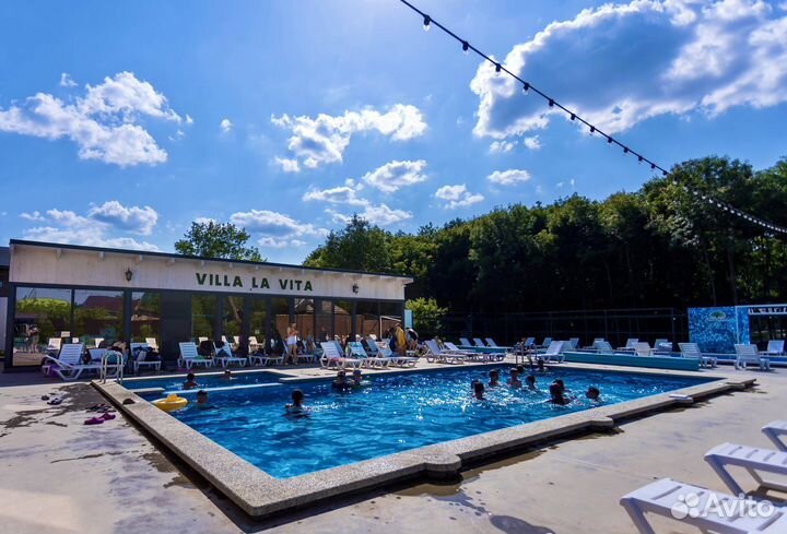 Отдых на бассейне