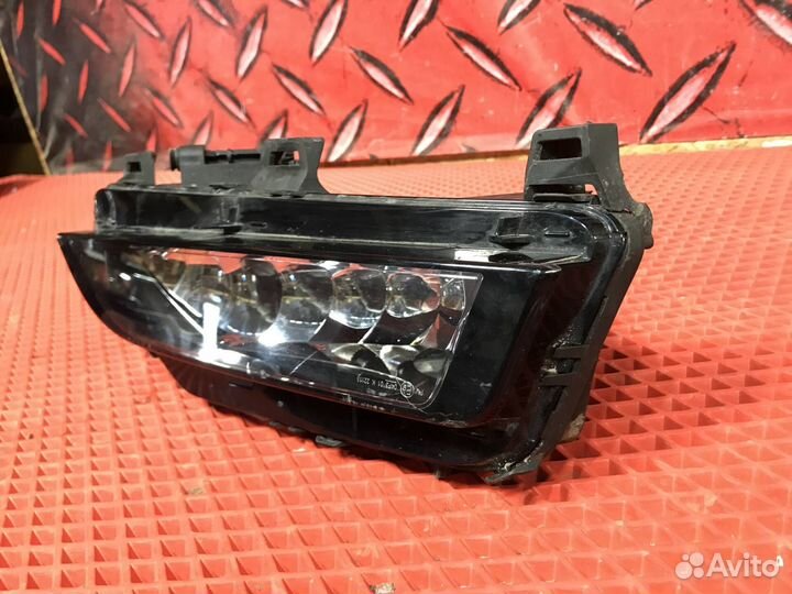 Птф правая Skoda Rapid 2