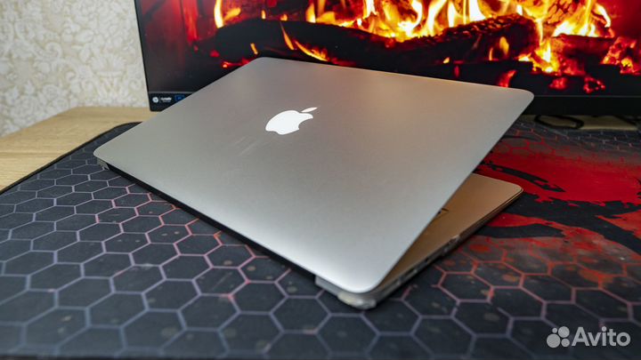 MacBook Air 13 2017 Как новый