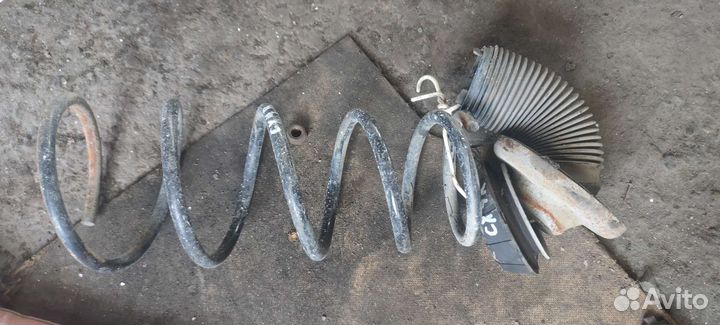 Пружина передняя Suzuki Sx4 1.6 M16