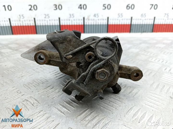 Суппорт задний правый Volkswagen Transporter T5