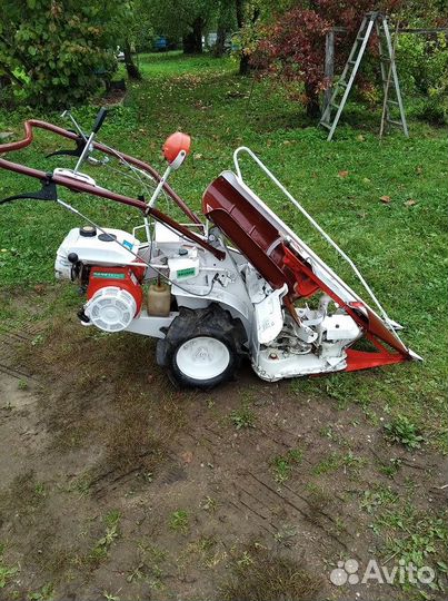 Японская самоходная косилка
