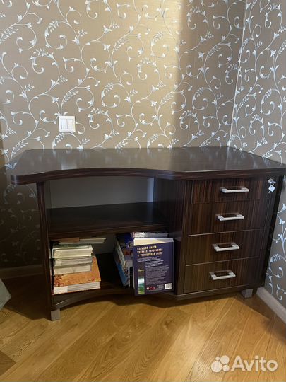 Рабочий стол офисный