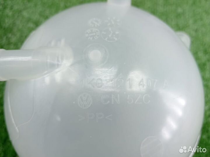 Бачок расширительный 1K0121407A VAG