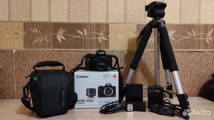 Фотоаппарат Canon M50 kit 15-45 IS STM