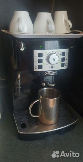 Кофемашина delonghi magnifica s