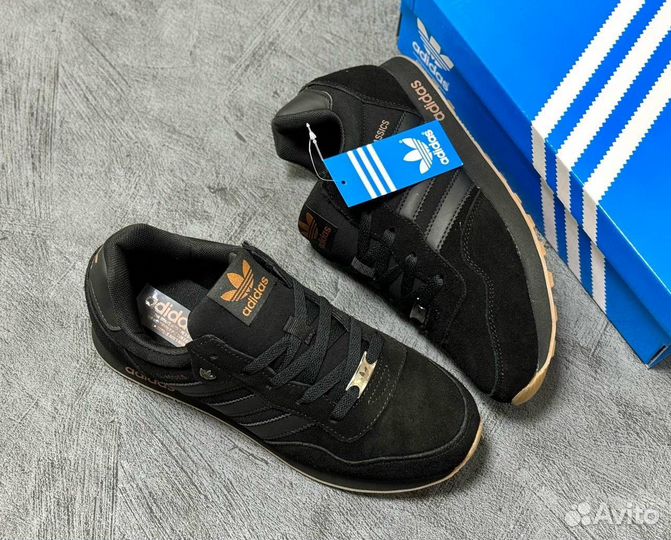 Кроссовки оптом