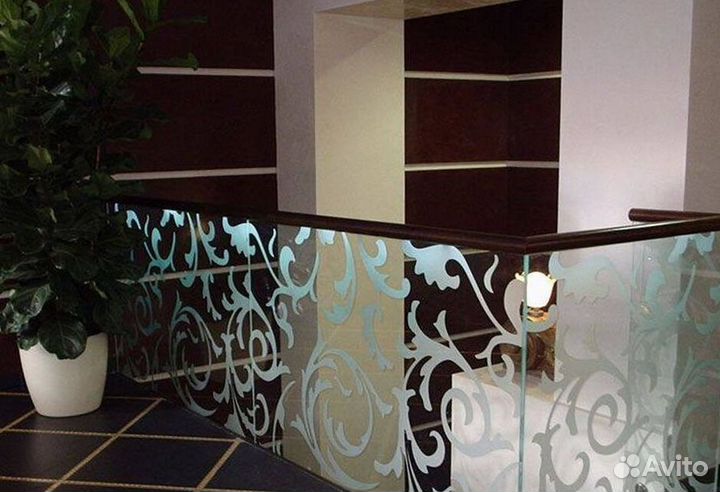 Ограждения из стекла для балконов и второго света