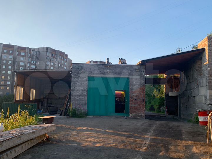 Гараж, > 30 м²