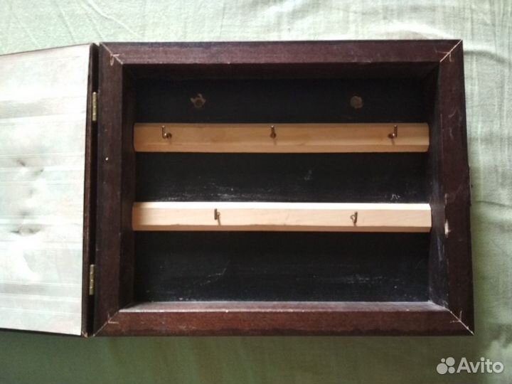 Ключница настенная деревянная