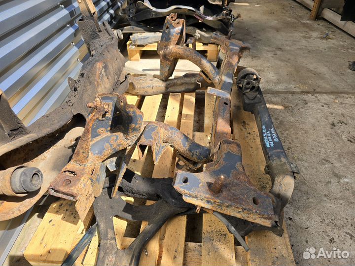 Подрамник задний балка Ford Mondeo 2 форд мондео