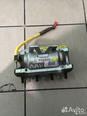 Подушка безопасности в торпедо Mitsubishi Lancer 9