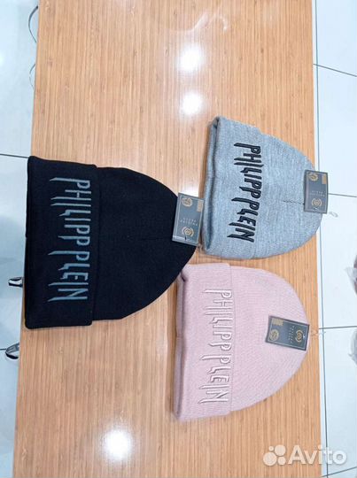 Мужская и женская шапка