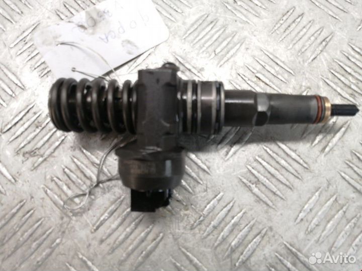 Форсунка seat Leon 2 2006 038130073AG
