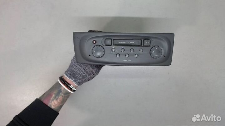 Магнитола Renault Scenic, 2001