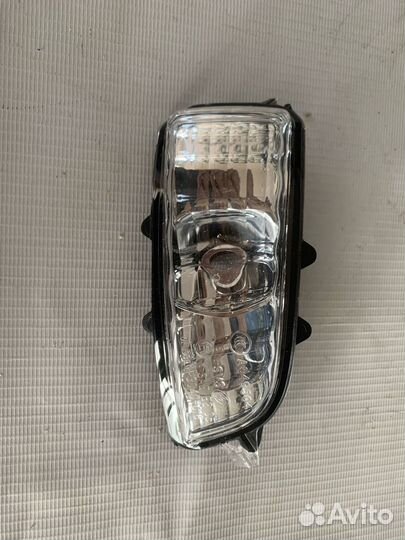 Повторитель в зеркало правое зекало volvo C30/ C70