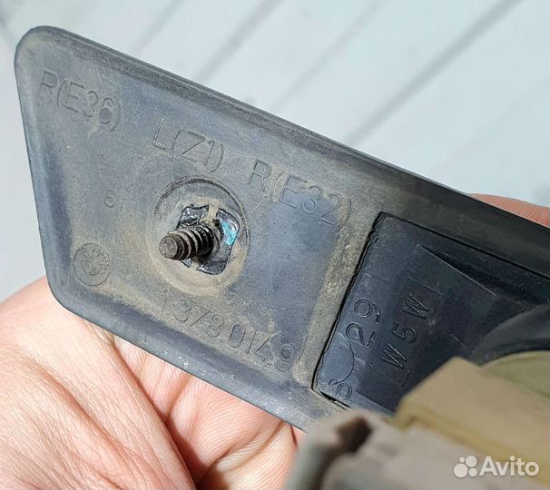 Повторитель поворота в крыло правый BMW E36