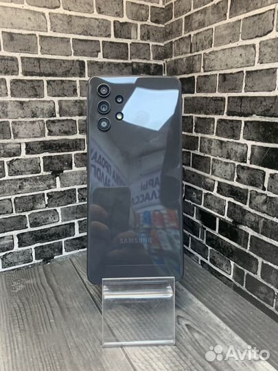 Смартфон a32