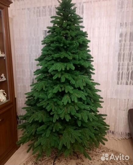 Елка новогодняя искусственная. Полностью литая