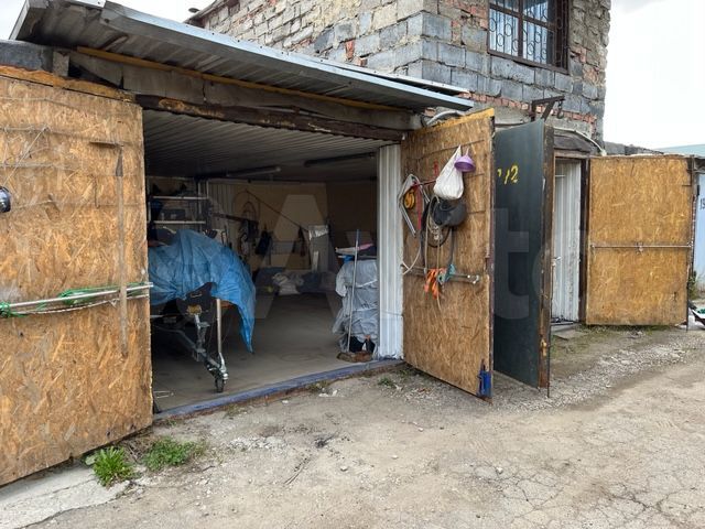 Гараж, > 30 м²